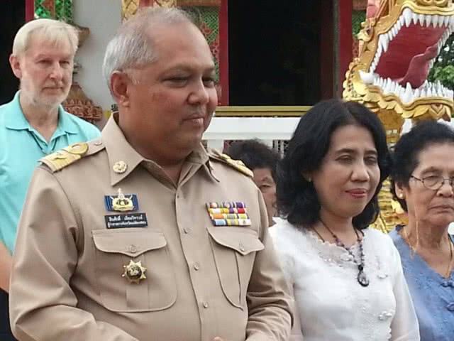 ผวจ.แม่ฮ่องสอน ลุยลงพื้นที่สานงานต่อหลังมีคำสั่งพ้นผิดกรณีค้ามนุษย์