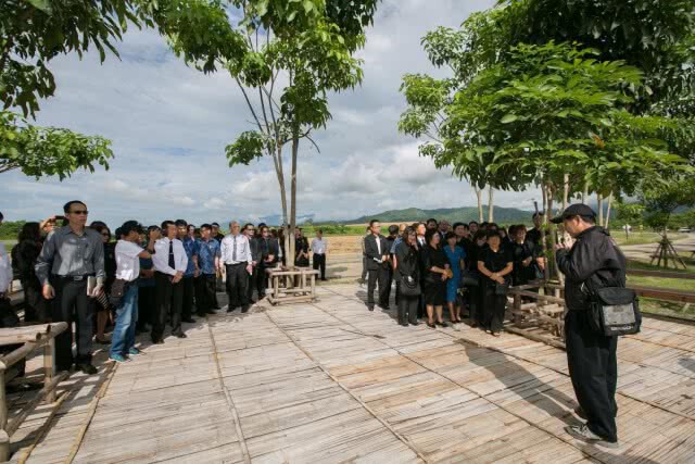 อิ่มนี้ให้น้อง.. "มูลนิธิพระยาภิรมย์ภักดี" มอบทุนอาหารกลางวันให้ ร.ร.ภาคเหนือ
