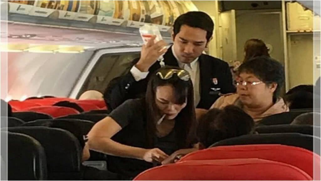 โซเชียลชื่นชม อาจารย์พยาบาลช่วยผู้ป่วยฉุกเฉินกลางอากาศ โซเชียลชื่นชม อาจารย์พยาบาลช่วยผู้ป่วยฉุกเฉินกลางอากาศ