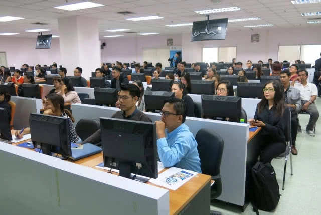 บสย. ปลื้ม SMEs ขอนแก่น ขานรับไทยแลนด์ 4.0 
ลงทะเบียนเรียนทะลุเป้า รับเทรนด์ใหม่ การค้าออนไลน์