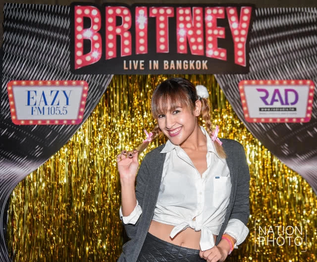 ประชันโฉม! แฟชั่นแฟนคลับ ก่อนเริ่มคอนเสิร์ต Britney Spears Live in Bangkok