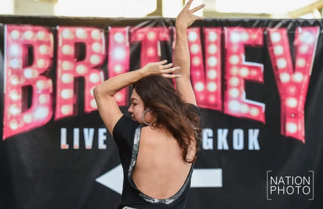 ประชันโฉม! แฟชั่นแฟนคลับ ก่อนเริ่มคอนเสิร์ต Britney Spears Live in Bangkok