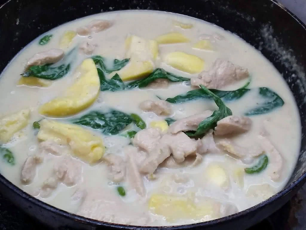 ครัวน้าคม : แกงเขียวหวานไก่ทุเรียน  สูตรพริกแกงแม่น้าคม เมนูผลไม้ตามฤดูกาล