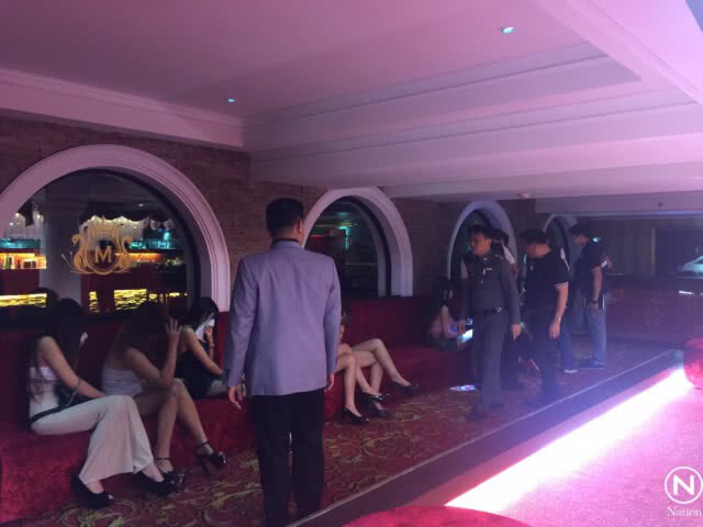 ตร. จู่โจม มาเรีย อาบอบนวด กวดขันค้าประเวณี-ค้ามนุษย์ ไม่พบสิ่งผิดกม.