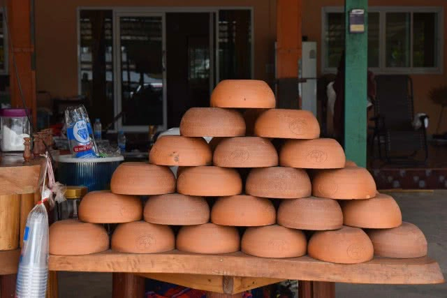 น่าลิ้มลอง ชิมก๋วยเตี๋ยวโอ่ง ชามดินเผา