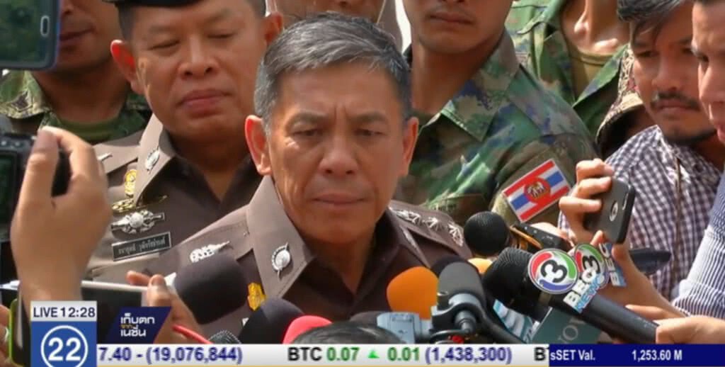 ย้าย 6 ตร.สมุทรปราการ หลังทหารหักหน้านำกำลังจับบ่อน ย้าย 6 ตร.สมุทรปราการ หลังทหารหักหน้านำกำลังจับบ่อน