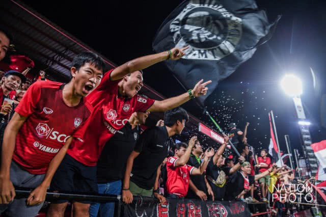 แฟนกิเลนเฮลั่น กิเลนผยอง พลิกชนะ ฉลามชล 3-1