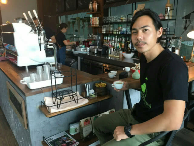 "บาริสต้า" อาชีพคนรุ่นใหม่
ฝีมือขั้นเทพ เสน่ห์ร้านกาแฟเชียงใหม่