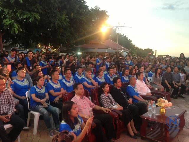 หม่ำ จ๊กม๊ก" 
เปิดตัวหนัง "ส่มภัคเสี่ยน"ริมแม่น้ำโขง จ.นครพนม