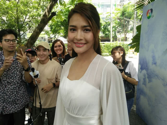 "ปุ๊กลุก" อุบตอบ "อั้ม" คบไฮโซ "ฟลุค" มั่นใจพี่สาวเลือกคนดี