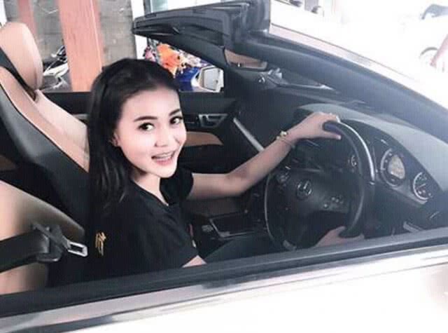 "ผู้สาวขาเลาะ" ถอยเบนซ์หรู ให้รางวัลชีวิต