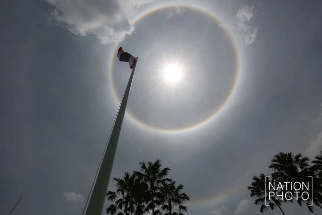 พระอาทิตย์ทรงกลด...