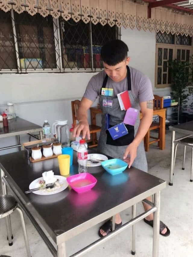 แรงงานเมียนมาจัดเต็ม!
โชว์เอกสารครบถ้วน
รับ พ.ร.ก.ต่างด้าวใหม่