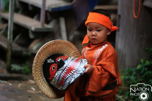 สีสันผีตาโขนโบราณ