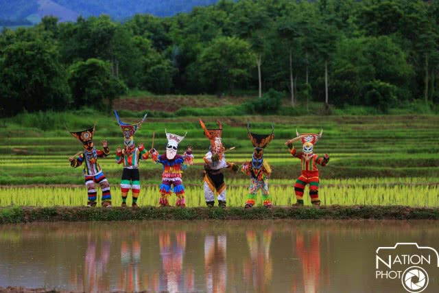 สีสันผีตาโขนโบราณ