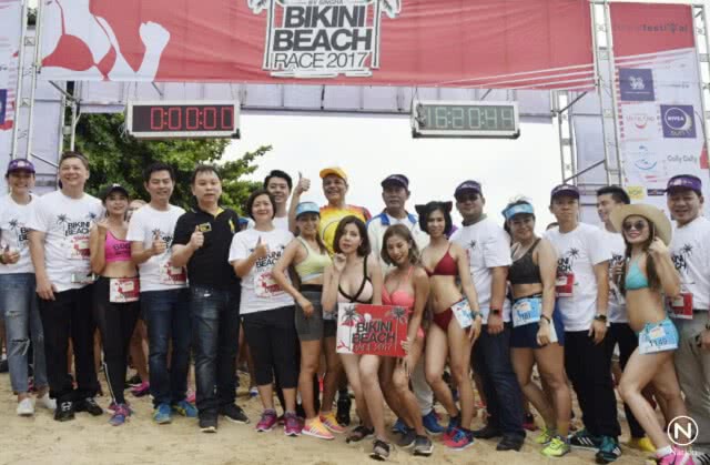 นักท่องเที่ยวไทย-เทศ ร่วมแข่ง วิ่งบิกีนี่ริมหาดพัทยา