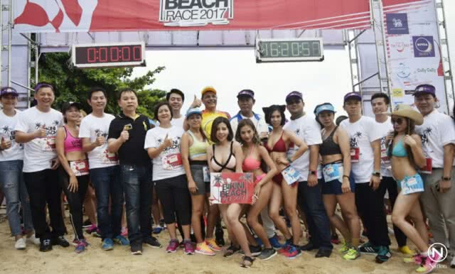 นักท่องเที่ยวไทย-เทศ ร่วมแข่ง วิ่งบิกีนี่ริมหาดพัทยา