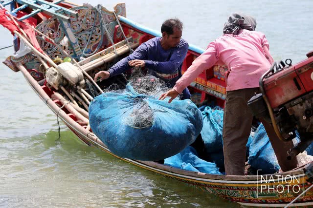 จับปูในบ้านปลา
วิถีประมงพื้นบ้าน ชายแดนใต้