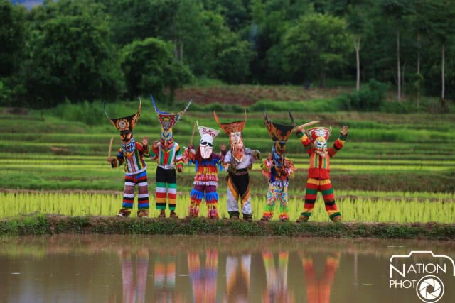 สีสันผีตาโขนโบราณ
