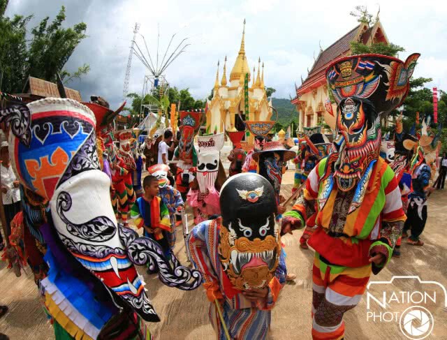 สีสันผีตาโขนโบราณ