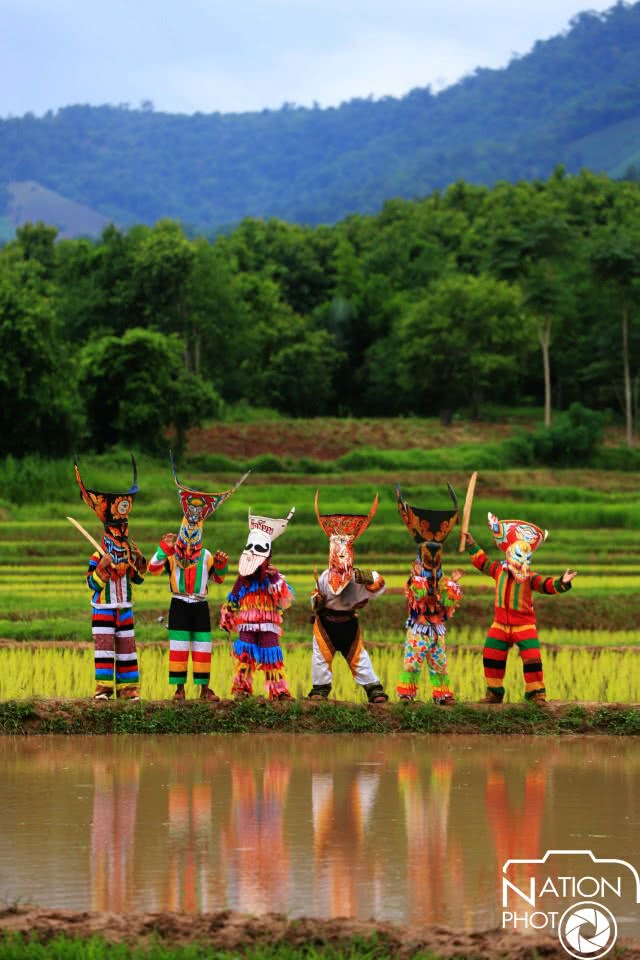 สีสันผีตาโขนโบราณ