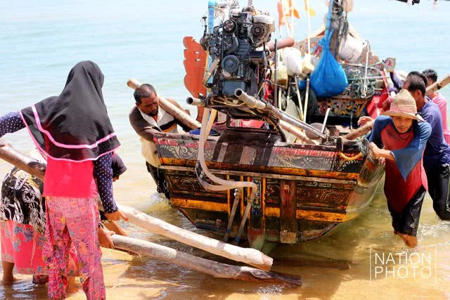 จับปูในบ้านปลา
วิถีประมงพื้นบ้าน ชายแดนใต้