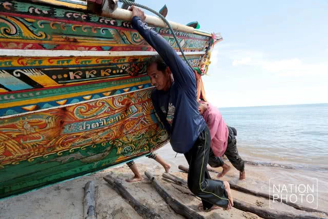 จับปูในบ้านปลา
วิถีประมงพื้นบ้าน ชายแดนใต้