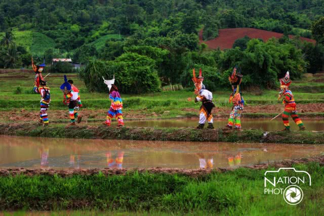 สีสันผีตาโขนโบราณ