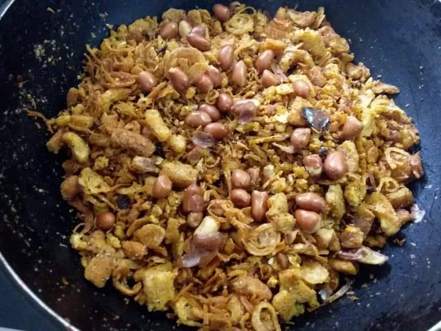 ครัวน้าคม : น้ำพริกกากหมู สูตรแห้ง กินเล่น กินเป็นกับแกล้ม กับข้าว ได้หมด เก็บง่าย