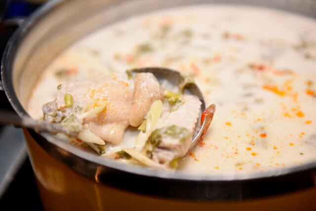 "Pling Prawns & shuck Oyster" ห้องอาหาร Atelier  โรงเรม Pullman Bangkok Grand Sukhumvit