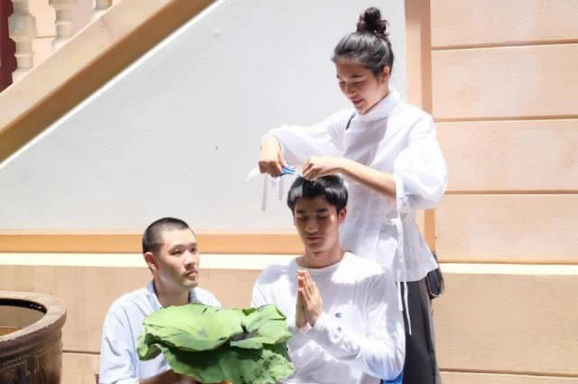 "เต ตะวัน" บวชทดแทนคุณพ่อแม่ ได้ฉายา "ธมฺมเตโช"