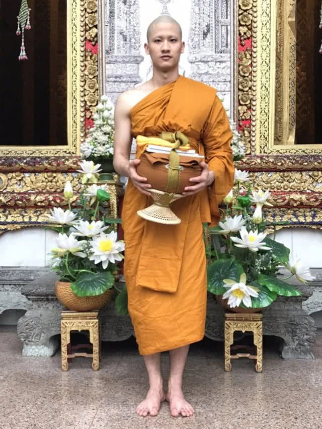 "เต ตะวัน" บวชทดแทนคุณพ่อแม่ ได้ฉายา "ธมฺมเตโช"