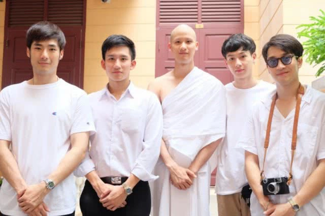 "เต ตะวัน" บวชทดแทนคุณพ่อแม่ ได้ฉายา "ธมฺมเตโช"