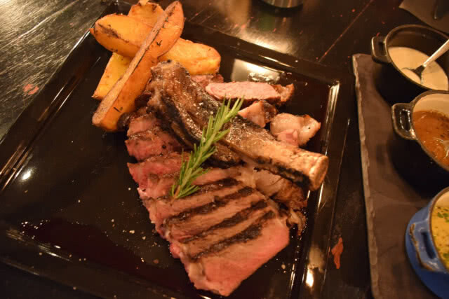 อร่อยปักหมุด : อาหารฝรั่งเศสต้นตำรับพร้อมวิวสวยๆ ที่ห้องอาหาร The Scarlett wine bar & Restaurant