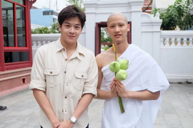 "เต ตะวัน" บวชทดแทนคุณพ่อแม่ ได้ฉายา "ธมฺมเตโช"