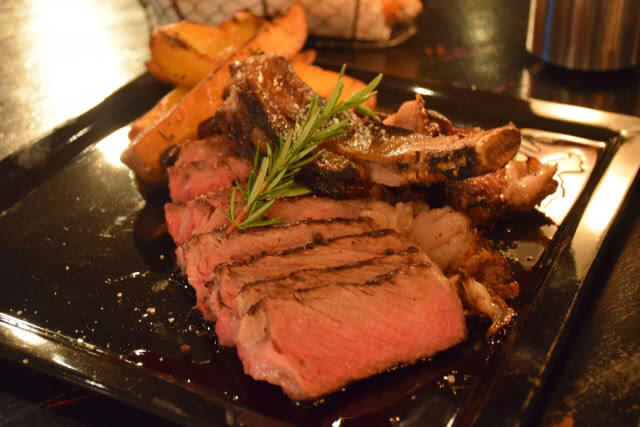 อร่อยปักหมุด : อาหารฝรั่งเศสต้นตำรับพร้อมวิวสวยๆ ที่ห้องอาหาร The Scarlett wine bar & Restaurant