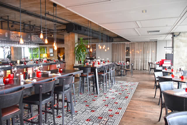 อร่อยปักหมุด : อาหารฝรั่งเศสต้นตำรับพร้อมวิวสวยๆ ที่ห้องอาหาร The Scarlett wine bar & Restaurant