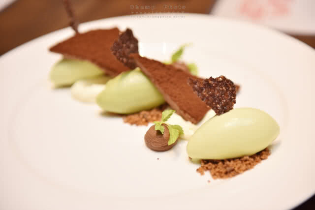 อร่อยปักหมุด : อาหารอร่อยกับวิวสวยที่ Char Restaurant ชั้น 25 โรงแรม Hotel Indigo Bangkok ถนนวิทยุ