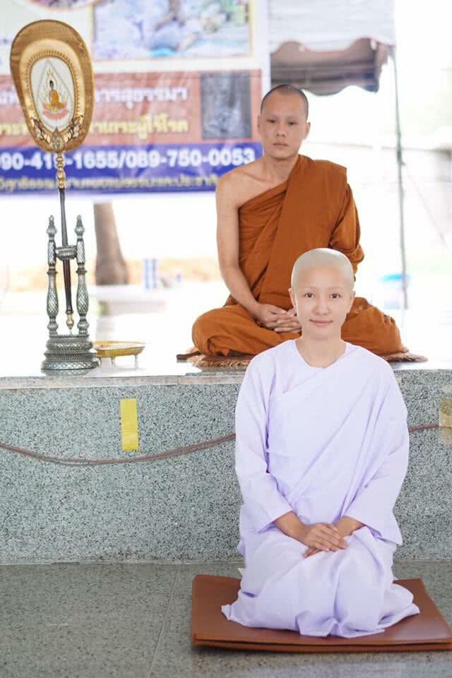 อนุโมทนาบุญ 
พริตตี้เงินล้าน‘สต็อป-ณัฐฐา’ 
เข้าวัดบวชชี แทนคุณพ่อแม่