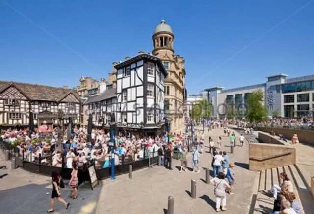 "ไม่ซ้ำใคร"
แดงเดือด, พ่อมดและเที่ยวดื่มกิน EPL