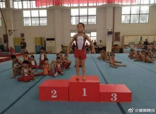 โอ้โห! เด็ก 7 ขวบ มีกล้ามสวย แน่นเปรี๊ยะ!