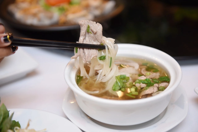 อร่อยปักหมุด : อร่อยและสุขภาพดีไปกับเมนูอะลาคาสและอะลาคาสบัฟเฟ่ต์อาหารเวียดนามดั้งเดิม ที่ เลอ ดานัง