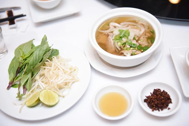 อร่อยปักหมุด : อร่อยและสุขภาพดีไปกับเมนูอะลาคาสและอะลาคาสบัฟเฟ่ต์อาหารเวียดนามดั้งเดิม ที่ เลอ ดานัง