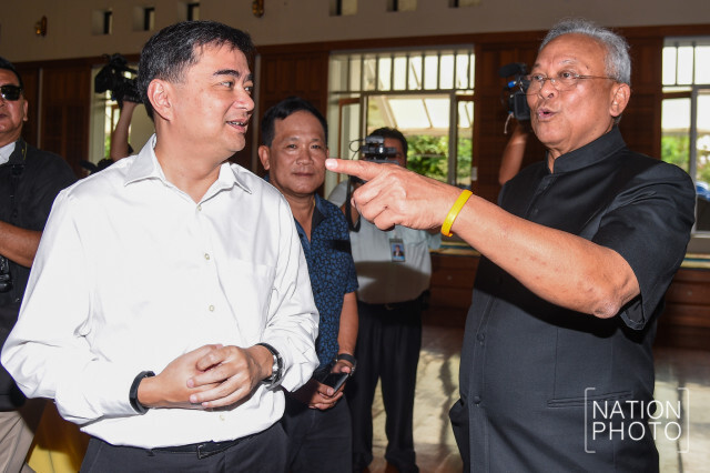 "สุเทพ" ทำบุญวันเกิด 68 ปี ที่วัดชลประทานรังสฤษดิ์