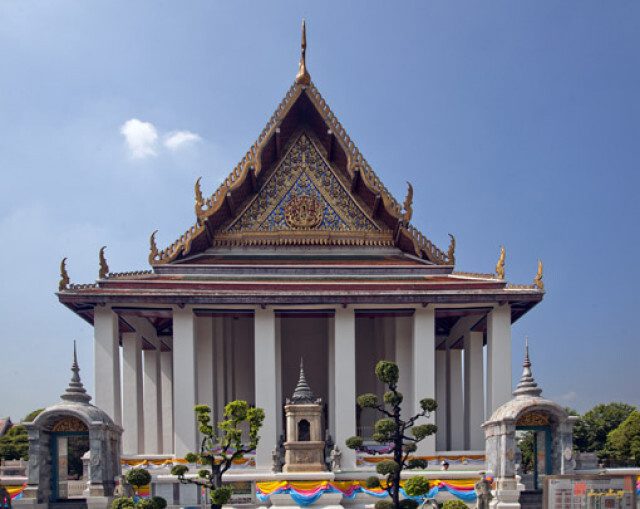 ทำบุญไหว้พระ 10 วัด 10 รัชกาล 
ในวันพระใหญ่ "อาสาฬหบูชา"