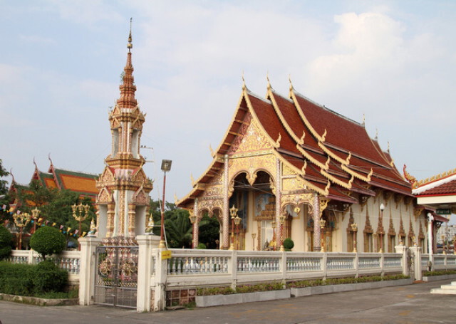 ทำบุญไหว้พระ 10 วัด 10 รัชกาล 
ในวันพระใหญ่ "อาสาฬหบูชา"
