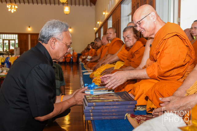 "สุเทพ" ทำบุญวันเกิด 68 ปี ที่วัดชลประทานรังสฤษดิ์
