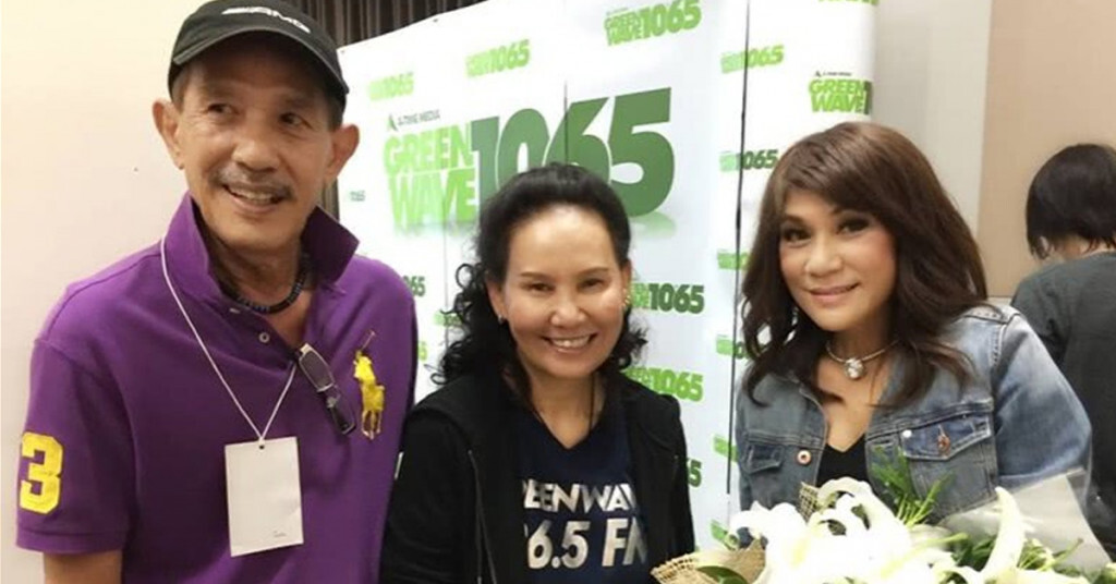 ‘ฉอด-สายทิพย์’ เผยความในใจถึง ‘แหวน’ หลังรู้จักมากว่าครึ่งชีวิต ‘ฉอด-สายทิพย์’ เผยความในใจถึง ‘แหวน’ หลังรู้จักมากว่าครึ่งชีวิต