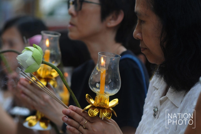 เวียนเทียนวันอาสาฬหบูชา ที่วัดราชบพิธสถิตมหาสีมารามราชวรวิหาร