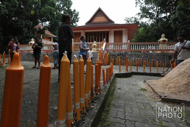 ถวายเทียนพรรษา วัดไม่ใช้ไฟฟ้า หนึ่งเดียวในภูเก็ต